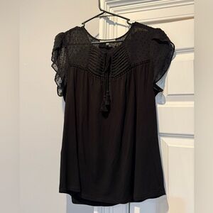 Daniel Rainn tank top like with a very short sleeve